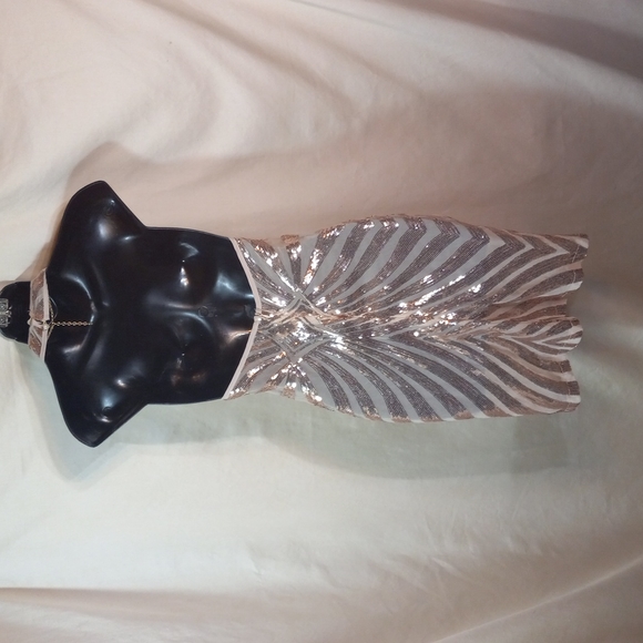 Lovely's Collection 💕 (JLO Inspired) - Picture 3 of 4